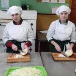 Вінницькі студенти приготували для українських воїнів вареники та деруни