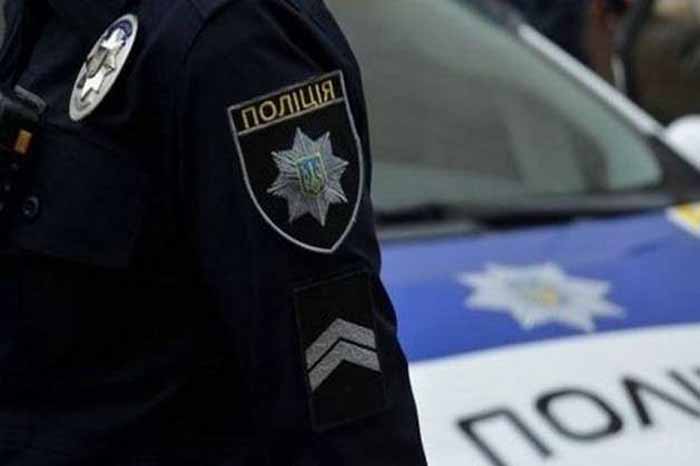 Narkomana-za-kermom-zupynyly-na-Khersonshchyni