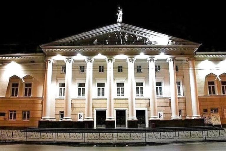 1112657-ekskursiyi-do-dramteatru-pro-scho-rozkazhut-zalashtunki