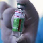 “Українська Стратегія Гройсмана” публічно запропонувала вакцинуватись індійською вакциною уряду та депутатам  