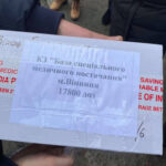 У Вінницю привезли вакцину від COVID-19: сьогодні щеплення зроблять 5 медикам