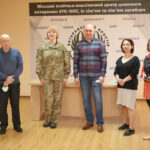 Вінницька офіцерка презентувала свою виставку картин приуроченій до річниці початку війни на Сході України