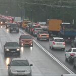 На Київській стали тролейбуси, а ціни на таксі зросли вдвічі: у Вінниці транспортний колапс через погоду. ФОТО