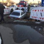 У Вінниці ймовірно нетверезий водій провалився крізь землю разом з авто
