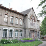 098 (1)