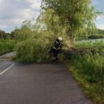 Вінницькі рятувальники розчищають автошляхи після негоди 