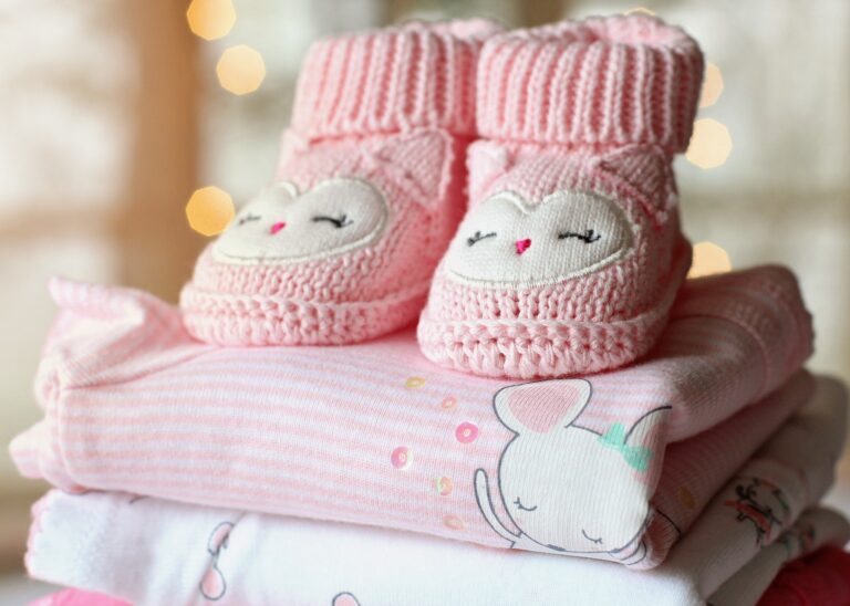 booties-2047596_1920