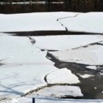 На Вінниччині рибалку дістали з-під криги. Чоловік не вижив