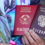 На Луганщині бойовики примусово роздають «паспорти ЛНР»