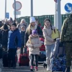 Україну залишили 1,2 мільйона біженців