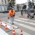 На вінницьких дорогах вже відновили 17 км повздовжньої розмітки