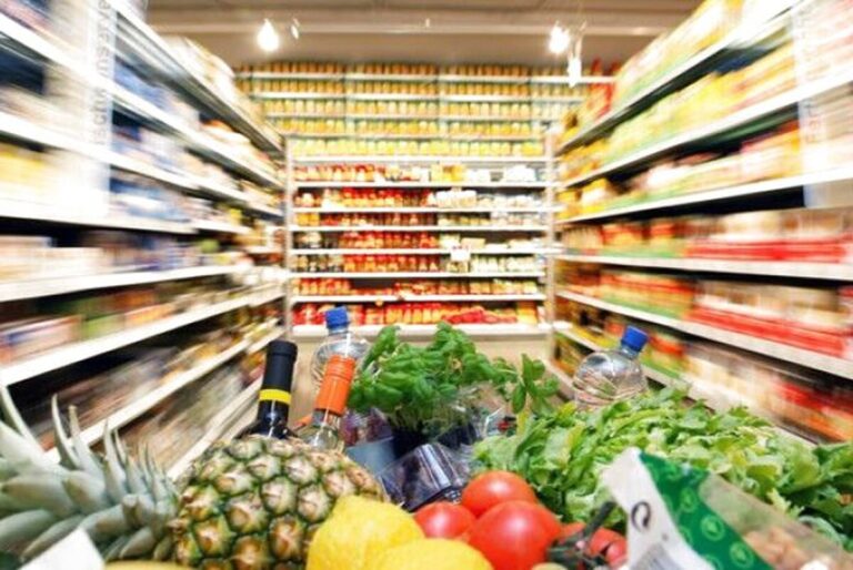 1295097-de-vigidnishe-kupuvati-produkti-rinok-chi-supermarket