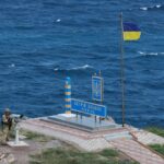 На острові Зміїний встановили прапор України