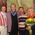 Найкращий настрій гарантований всім! У неділю Вінницю вразить вистава «Жінка над нами»