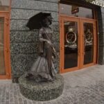 В одному з вінницьких укриттів можна перечекати тривогу й смачно поїсти