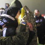 96 звільнених з полону українців отримали по 100 тисяч гривень допомоги