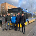 Автобус, генератор та питна вода. Балаклія отримала черговий гумвантаж від Вінниці