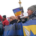 "ОБМІНЯЙТЕ ВСІХ НА ВСІХ": у столиці відбувся масовий мітинг родичів полонених та зниклих безвісти