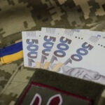 Влада назвала причини зняття грошової премії у частини військовослужбовців