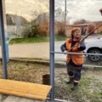 В рамках весняного прибирання у Вінницько-Хутірському окрузі привели до ладу 21 зупинку транспорту