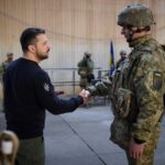 Глава держави відвідав передові позиції українських захисників на Донеччині