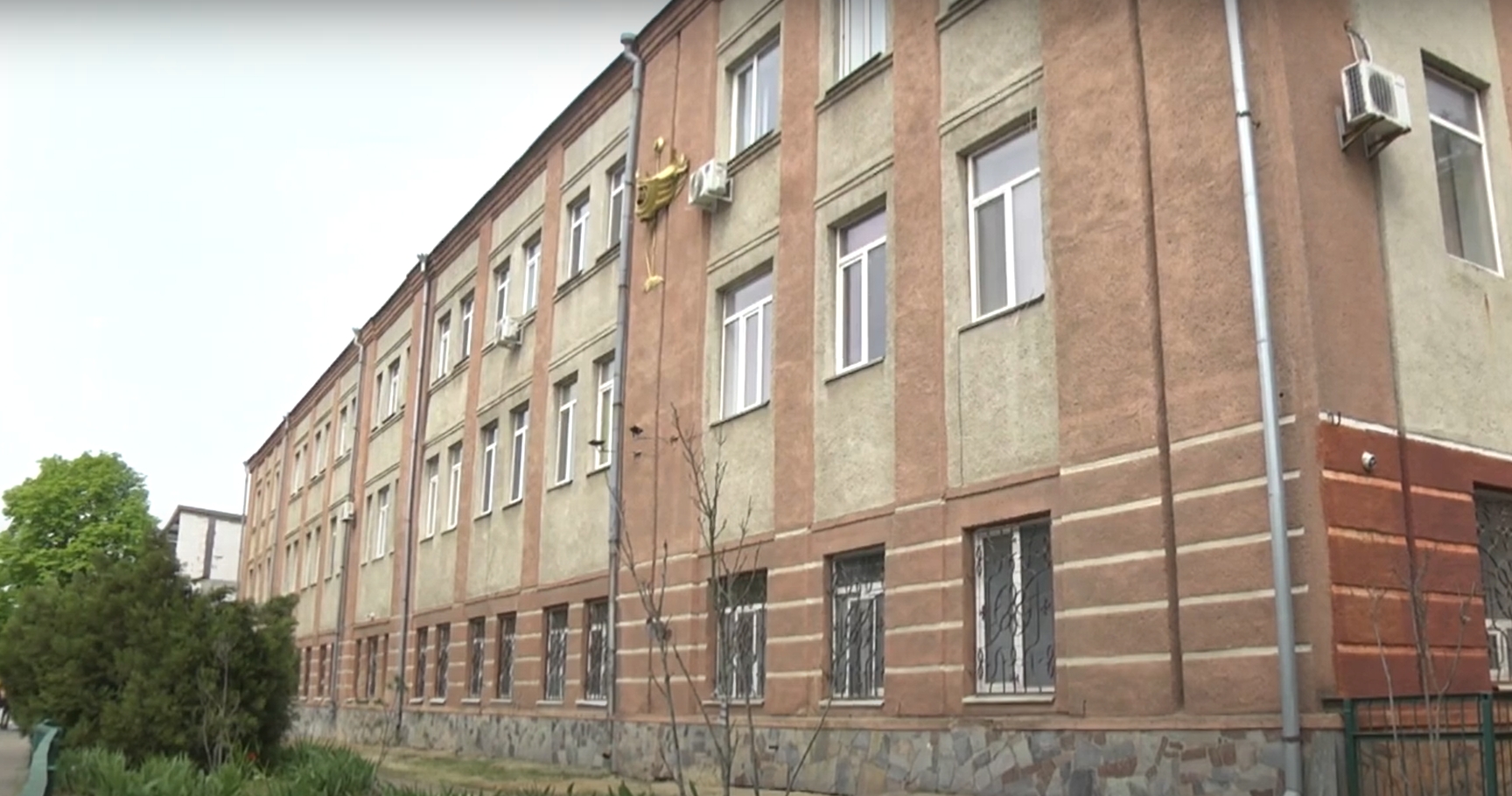 Ближче, якісніше, зручніше у Вінниці створять сучасний комунальний медзаклад для мам та дітей - YouTube - Google Chrome