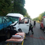 Вінницькі бійці ДСНС врятували чоловіка, який потрапив у важке ДТП (ФОТО)