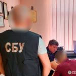 Слідчі задокументували злочинні дії псевдоблагодійника, який привласнював гроші військових та волонтерів