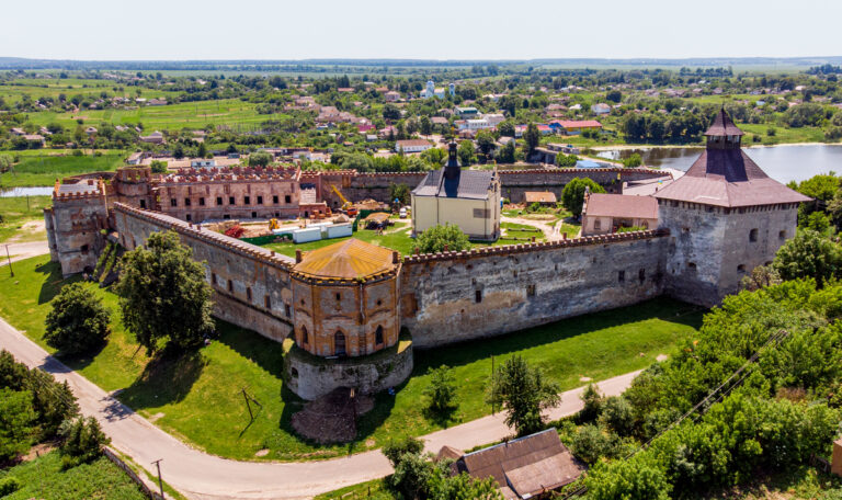 Екскурсії і тури ві