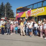 Дітям полеглих Захисників та Захисниць влаштували екскурсійну поїздку містом