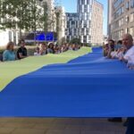 Перед будівлею Європейського парламенту розгорнули 30-метровий український стяг