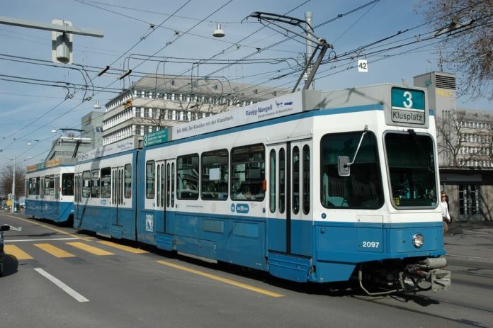 tram2000-696x463