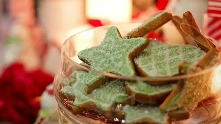 christmas-cookies-g9f427f79a_640-e163972913590