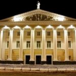 Які різдвяно-новорічні сюрпризи для вінничан підготував театр ім. Садовського