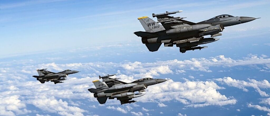 f-16_03_02_main
