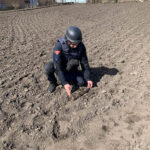 На присадибній ділянці вінничанина знайшли снаряд: подробиці