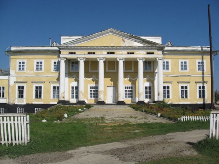 ukrayinskiy-biliy-dim--istoriya-palacu-na-vinnichchini-0_2ad762f3