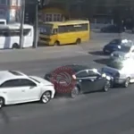 У Вінниці зіштовхнулись 4 автомобілі. ВІДЕО