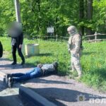 Отримав 10000 доларів США за допомогу призовникам у незаконному перетині кордону: яке покарання йому загрожує