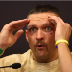 Усик відмовився від звання абсолютного чемпіона світу