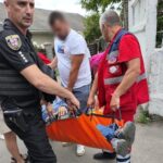 На Вінниччині поліцейські та рятувальники витягнули непритомного пенсіонера з палаючого авто
