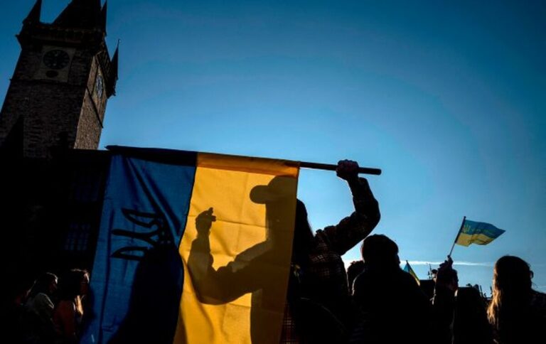 _miting_chehiya_gettyimages_1239548832_c6c50bee8d648012449d8f8a37855ea2_650x410