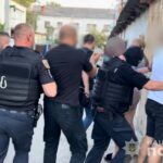 Намагались привласнити будинок вінничанина: поліція викрила групу «чорних рієлторів» (фото+відео)
