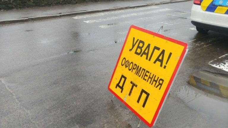 У Вінниці на перехресті Брацлавської та Нансена сталось ДТП: що відомо