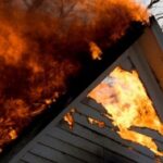 На Вінниччині через коротке замикання загорівся будинок: що з постраждалими