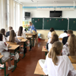 Чи забезпечені українські школи всім необхідним для навчання під час відключень світла?