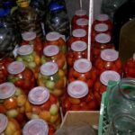 Господині з Вінниччини наконсервували 800 банок овочів для Захисників