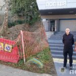 Ледь не загинув у будівельному котловані: у Вінниці двоє поліцейських врятували чоловіка