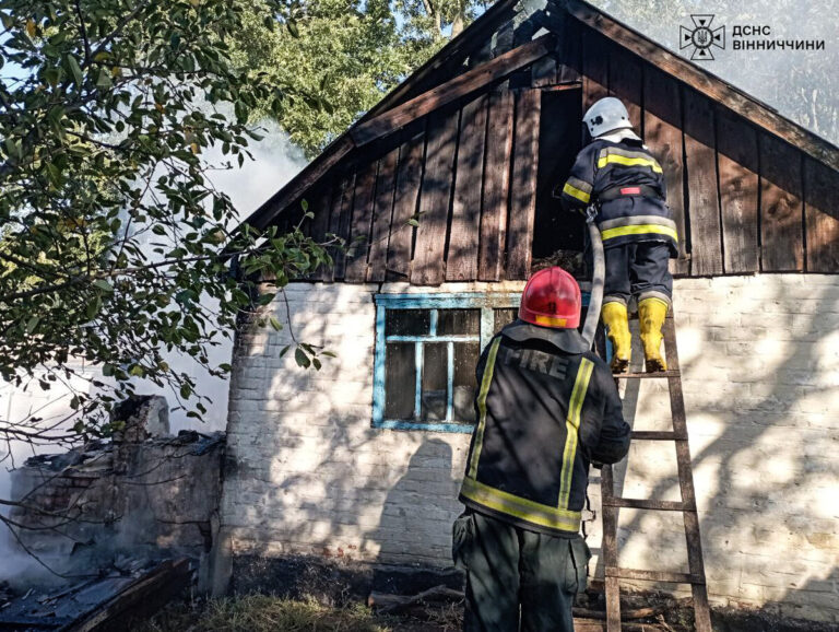 На Вінниччині через піч загорілась хата: що відомо про постраждалих