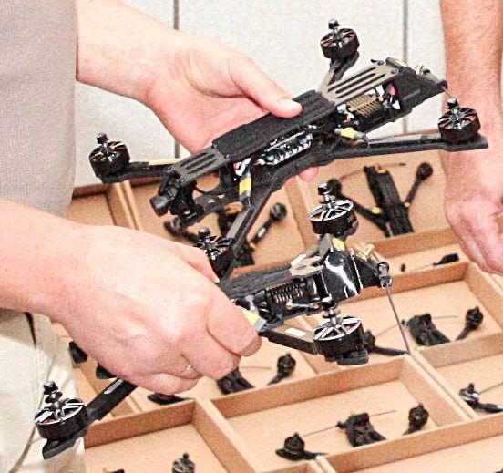 50 покращених FPV-дронів отримав підрозділ Нацполіції від Міжрегіонального координаційного гуманітарного штабу